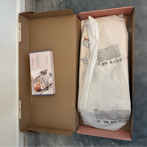 NIB Baby Bjorn Bouncer Balance Soft Beige - Picture 8 of 15